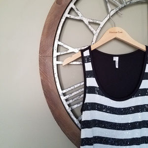 studio Y Black & White Striped Sequined Tank Top short sleeve shirt size Small